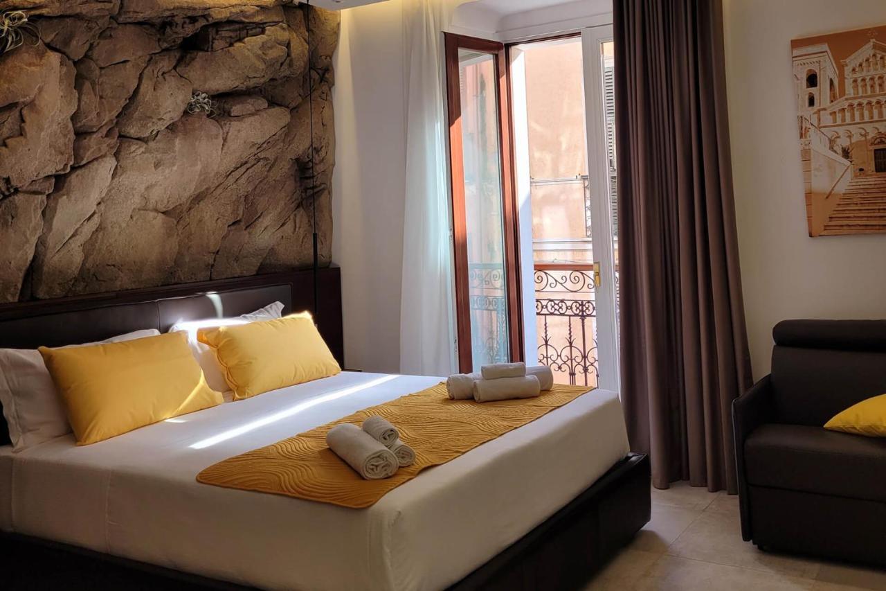 Palazzo Ferrucci Luxury Suites Cagliari Exterior photo