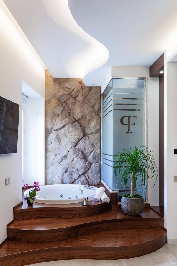 Palazzo Ferrucci Luxury Suites Cagliari Exterior photo