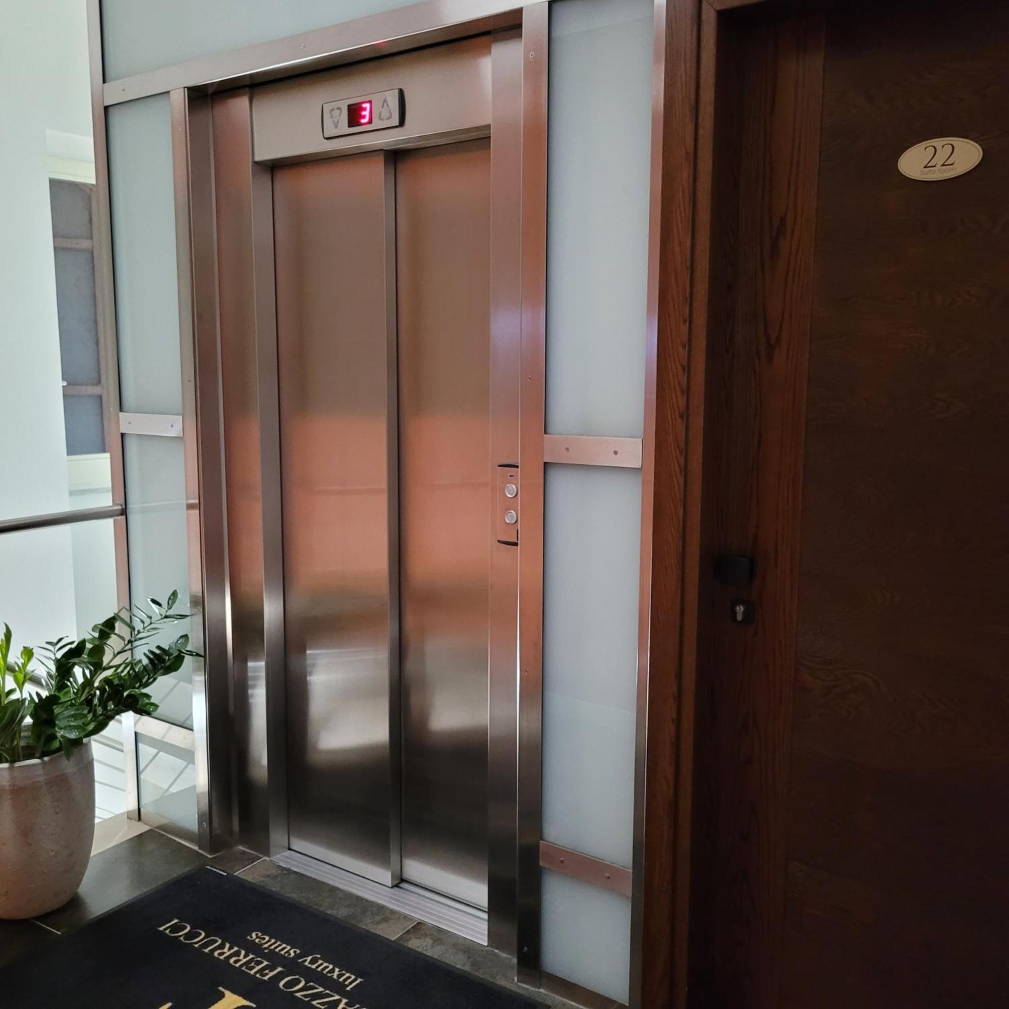 Palazzo Ferrucci Luxury Suites Cagliari Exterior photo